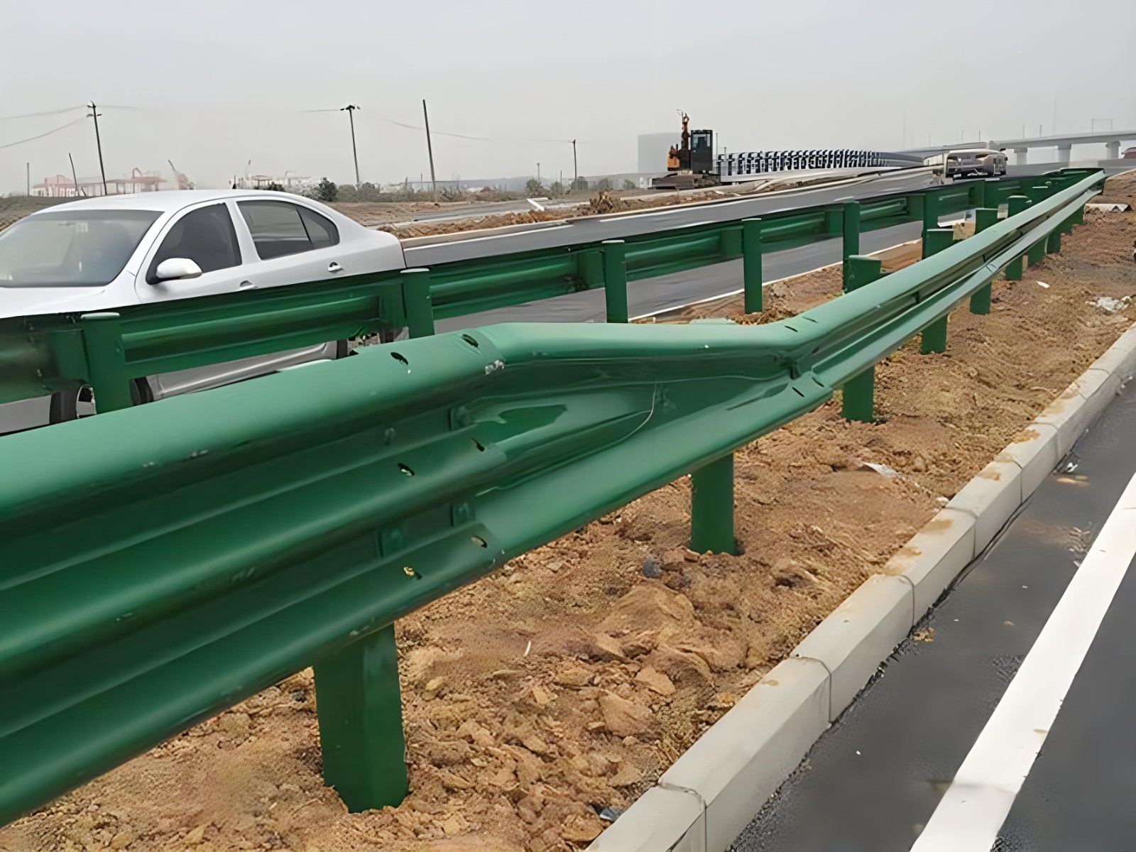 成都高速波形护栏板日常维护方案确保道路安全新举措