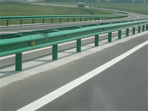 成都高速护栏板守护安全广泛应用于多个行业